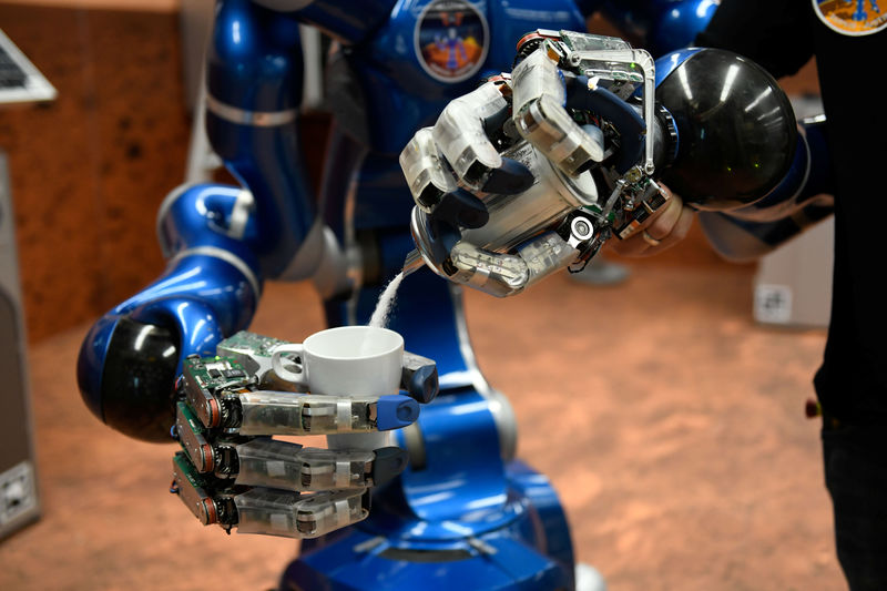 Tanz Mit Dem Roboter Automatisierung Erfasst Logistik Branche Von Reuters