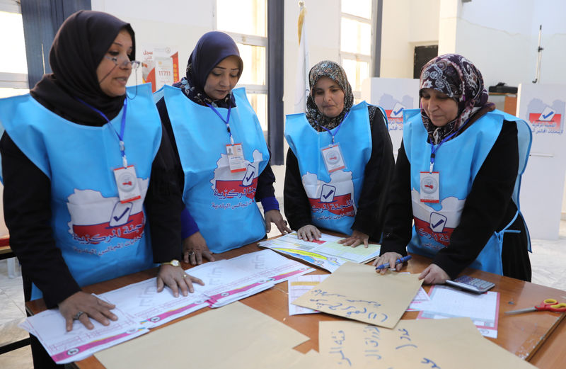 © Reuters. نقص التمويل قد يحول دون إجراء انتخابات في أكثر من نصف المجالس البلدية بليبيا