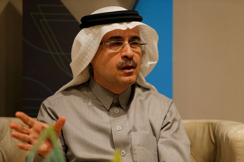 © Reuters. FILE PHOTO: The chief executive of Saudi Aramco, Amin Nasser, speaks during an interview with Reuters in Dhahran