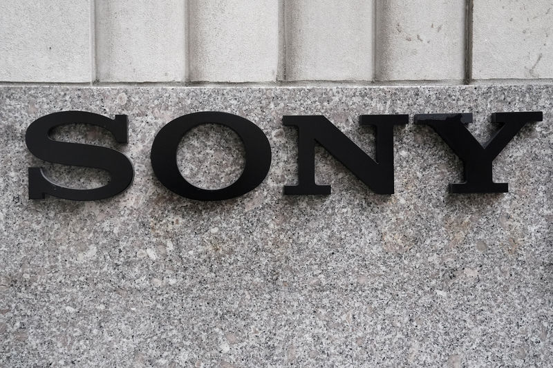 © Reuters. FILE PHOTO: The Sony logo is seen on a building in the Manhattan borough of New York City
