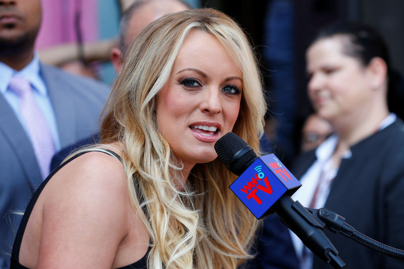 © Reuters. Stormy Daniels speaks during a ceremony in her honor in West Hollywood, California