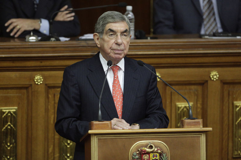 © Reuters. Foto de archivo del premio Nobel de la Paz de 1987 y expresidente de Costa Rica Oscar Arias en un acto en Caracas