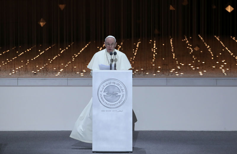 © Reuters. البابا يأمل أن تعزز زيارته للمنطقة العربية العلاقات الإسلامية المسيحية