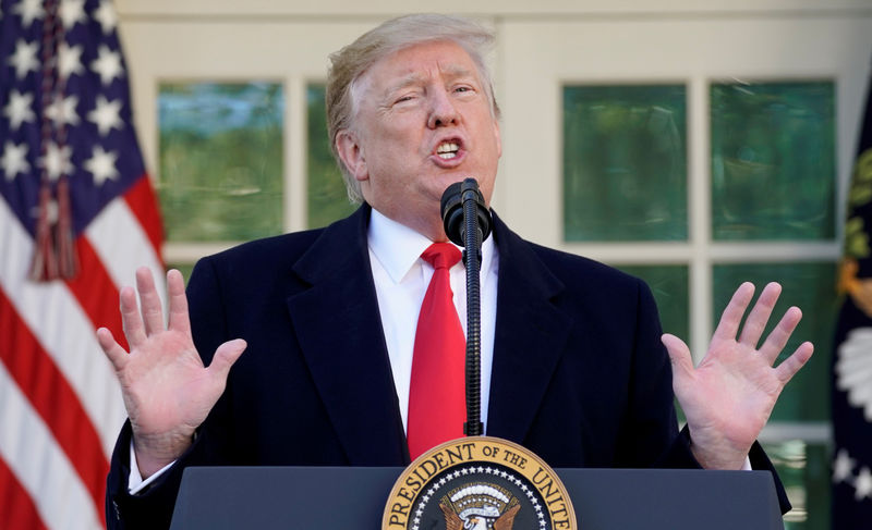 © Reuters. FILE PHOTO: U.S. President Trump announces a deal to end the partial government shutdown at the White House in Washington