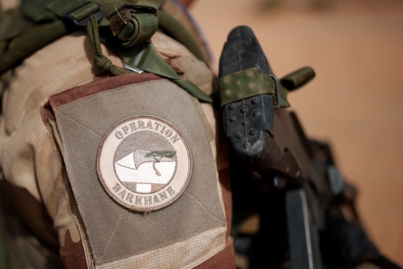 © Reuters. L'ARMÉE FRANÇAISE INTERVIENT AU TCHAD POUR ÉVITER SA "DÉSTABILISATION"