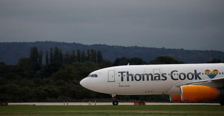 © Reuters. FILE PHOTO: A Thomas Cook Airbus A330 aircraft taxis across the tarmac at Manchester Airport in Manchester