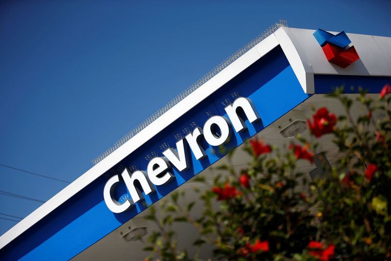 © Reuters. Dow Jones Industrial Average listed company Chevron (CVX)'s logo is seen in Los Angeles