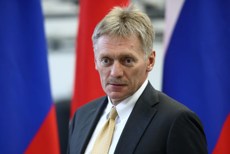 © Reuters. Kremlin spokesman Peskov looks on during a visit to the Mazda Sollers Manufacturing Rus joint venture plant of Sollers and Japanese Mazda in Vladivostok