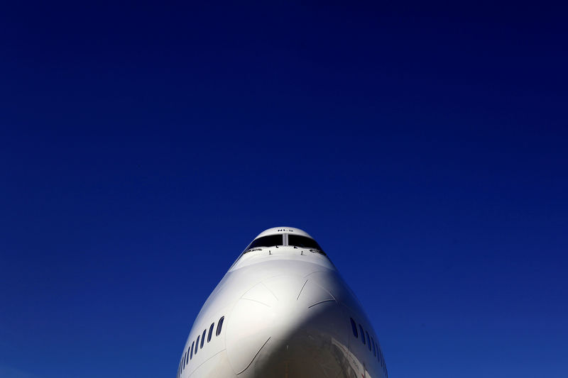 © Reuters. FILE PHOTO: A British Airways Boeing 747 passenger aircraft is parked at Heathrow Airport in west London