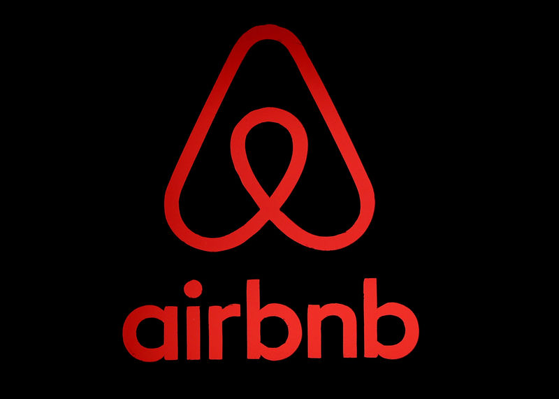 © Reuters. Logo Airbnb