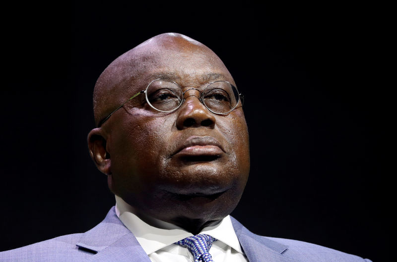 © Reuters. FILE PHOTO: Ghana's President Nana Akufo-Addo addresses the Investing in African Mining Indaba conference in Cape Town