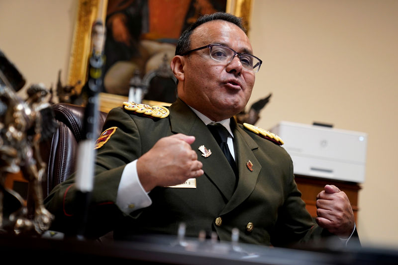 © Reuters. FILE PHOTO: Venezuelan Colonel Jose Luis Silva, Venezuela’s Military Attache at its Washington embassy to the United States, is interviewed by Reuters after announcing that he is defecting from the government of President Nicolas Maduro in Washington