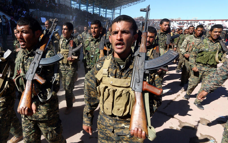 © Reuters. قيادي: قوات سوريا الديمقراطية تبدأ السبت المعركة الأخيرة ضد الدولة الإسلامية