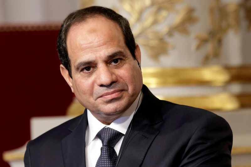 © Reuters. الرئيس المصري عبد الفتاح السيسي يتسلم الرئاسة الدورية للاتحاد الأفريقي