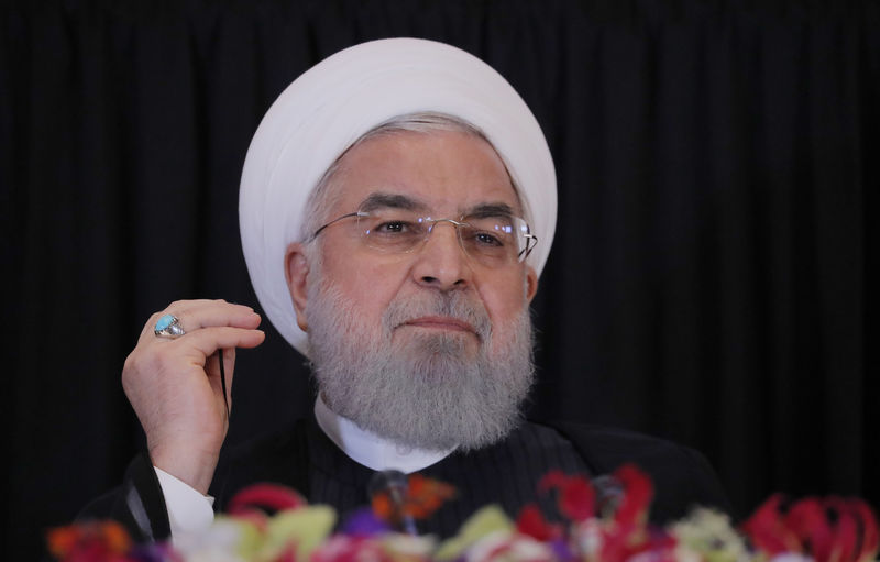© Reuters. روحاني: إيران ستواصل تعزيز قوتها العسكرية وبرنامجها الصاروخي