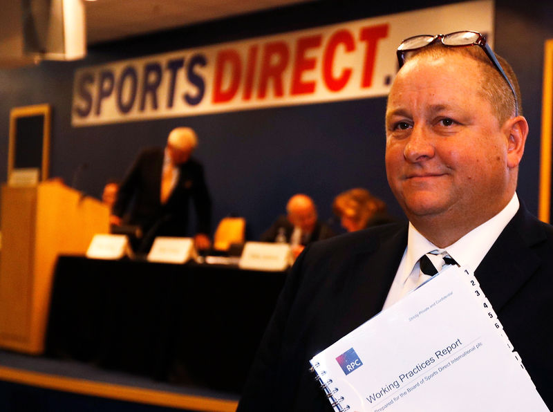 © Reuters. FILE PHOTO: Mike Ashley, founder and majority shareholder of sportwear retailer Sports Direct, arriving at the company's AGM