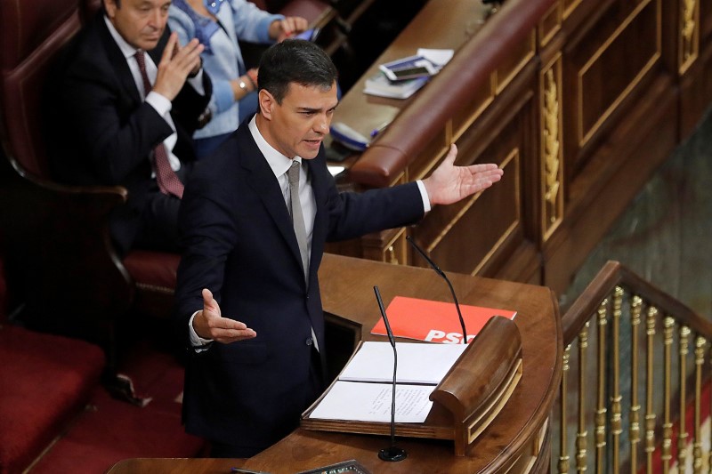 © Reuters. Sánchez baraja convocar elecciones anticipadas el 14 de abril