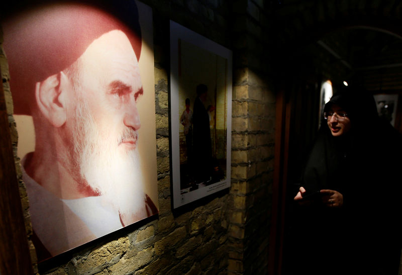 © Reuters. منفى الخميني في العراق يجتذب الزوار في ذكرى الثورة الإسلامية
