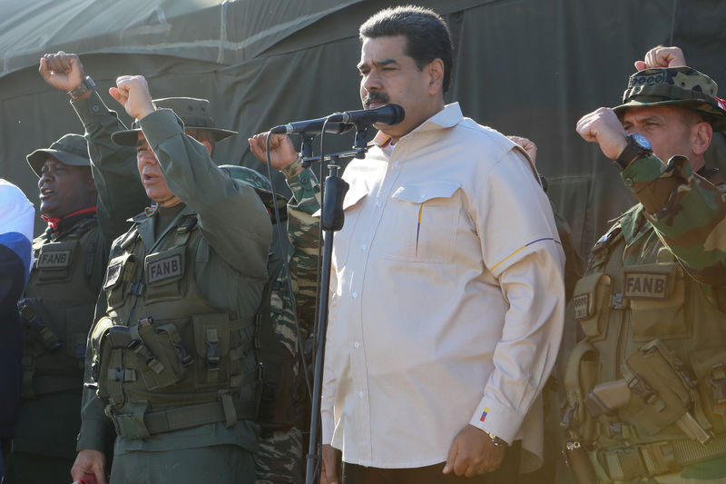 © Reuters. Venezuela's President Nicolas Maduro attends a military exercise in Charallave