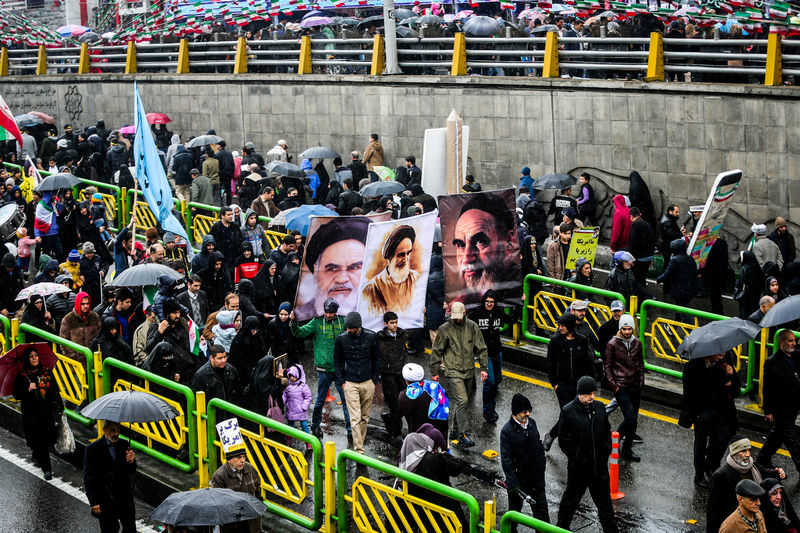 © Reuters. Iranianos durante cerimônia de comemoração do 40º aniversário da Revolução Islâmica