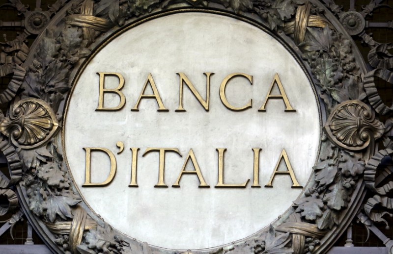 © Reuters. File picture shows the Banca D'Italia logo at the headquarters in Milan, Italy