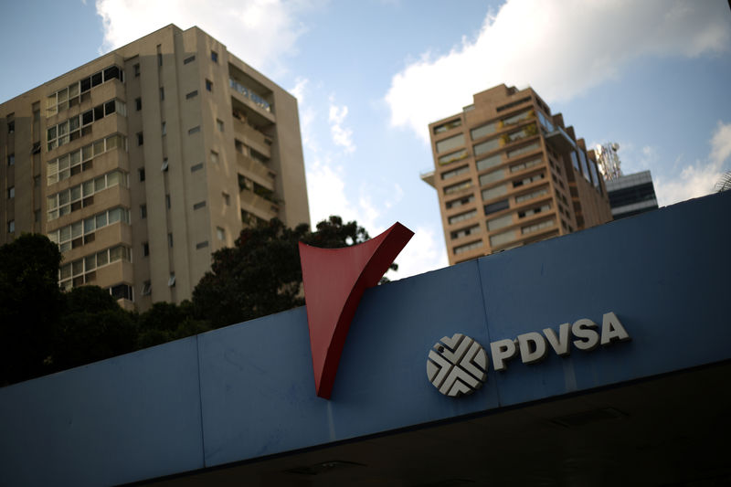 © Reuters. The corporate logo of the state oil company PDVSA is seen at a gas station in Caracas