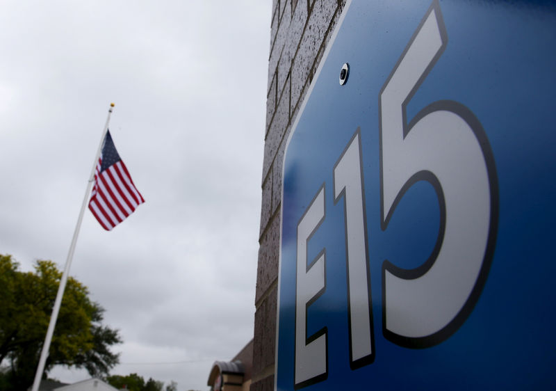 © Reuters. FILE PHOTO: A sign advertising E15, a gasoline with 15 percent of ethanol, is seen at a gas station in Clive