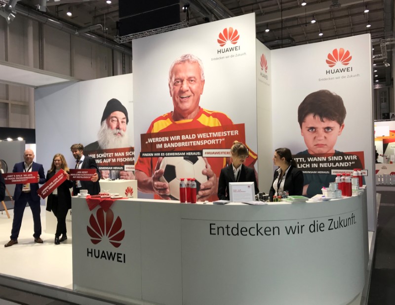 © Reuters. FILE PHOTO: The Huawei booth is pictured at the sponsors' area during the CDU party congress in Hamburg