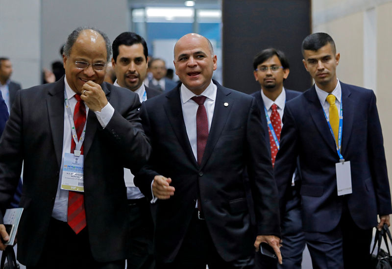 © Reuters. FILE PHOTO: Venezuela's Oil Minister and President of Venezuelan state-run oil company PDVSA Manuel Quevedo arrives to attend the Petrotech conference in Greater Noida