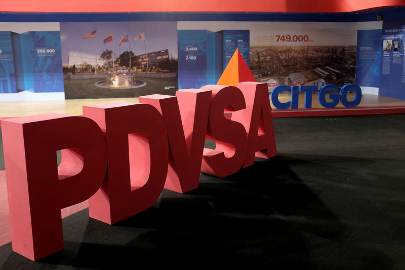 © Reuters. FILE PHOTO: The corporate logos of the state oil company PDVSA and Citgo Petroleum Corp are seen in Caracas