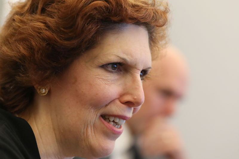 © Reuters. Loretta Mester, president of the Federal Reserve Bank of Cleveland, speaks during an interview in Manhattan, New York