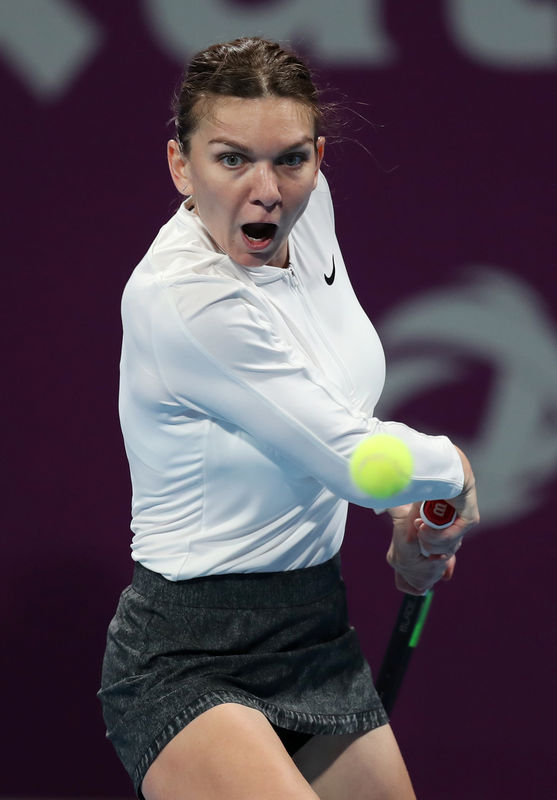 © Reuters. تأهل هاليب وسفيتولينا إلى دور الثمانية في قطر المفتوحة
