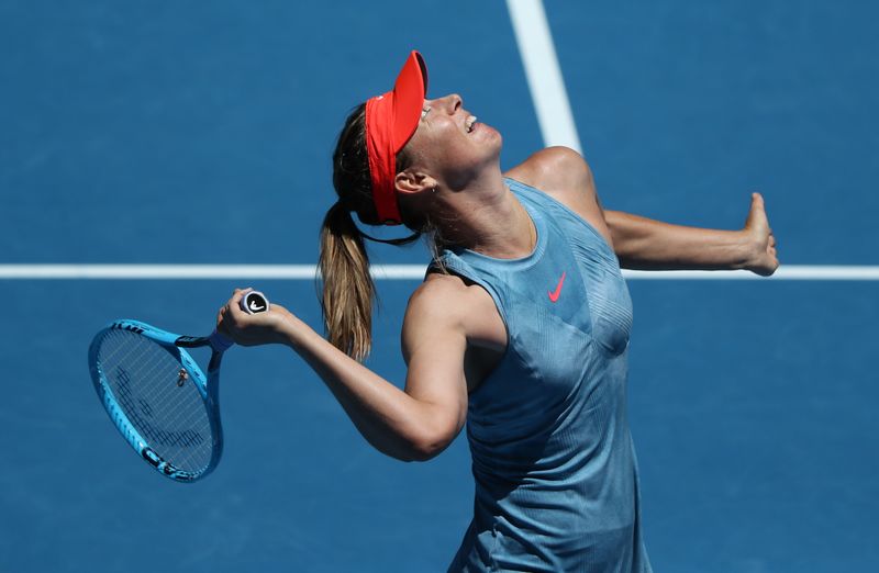 © Reuters. Foto de archivo de la tenista rusa Maria Sharapova en un partido en el Abierto de Australia