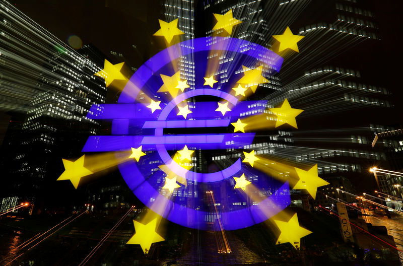 © Reuters. تباطؤ نمو اقتصاد منطقة اليورو في الربع/4 موافقا التوقعات