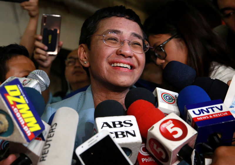 © Reuters. Jornalista Maria Ressa dá entrevista após deixar prisão em Manila