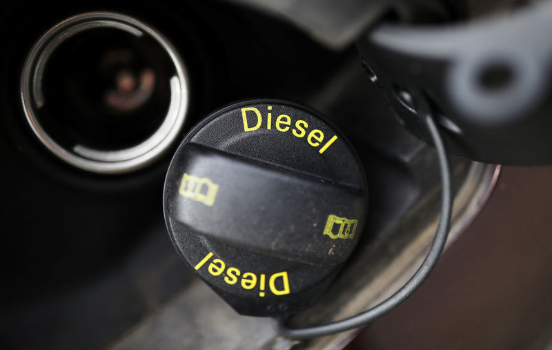 © Reuters. A fuel tank cap of a diesel car is pictured in Berlin