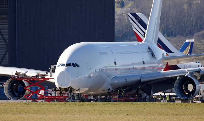 © Reuters. An A380 Airbus superjumbo sits on the tarmac where it is dismantled at the site of French recycling and storage aerospace company Tarmac Aerosave in Tarbes