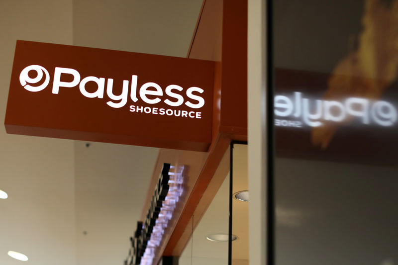 © Reuters. A Payless ShoeSource store is pictured in El Cajon, California