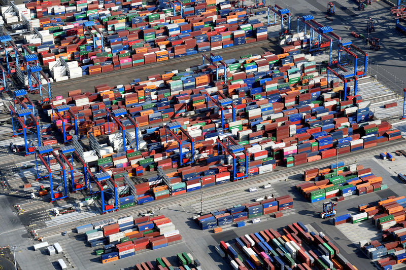 © Reuters. Aerial view of containers at a loading terminal in the port of Hamburg