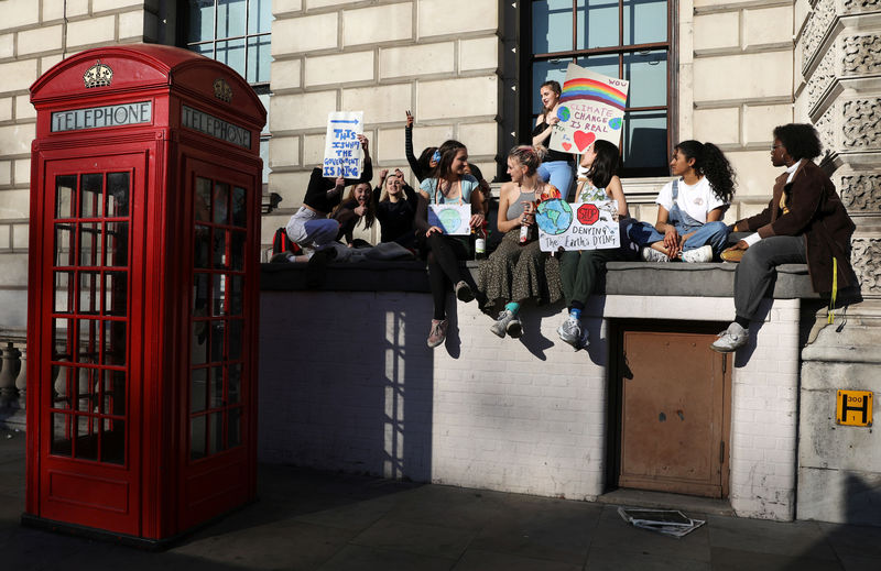 © Reuters. People take part in a "youth strike for climate change" demonstration in London