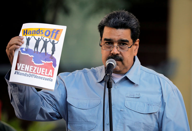 © Reuters. أمريكا تزيد الضغط على رئيس فنزويلا من خلال العقوبات