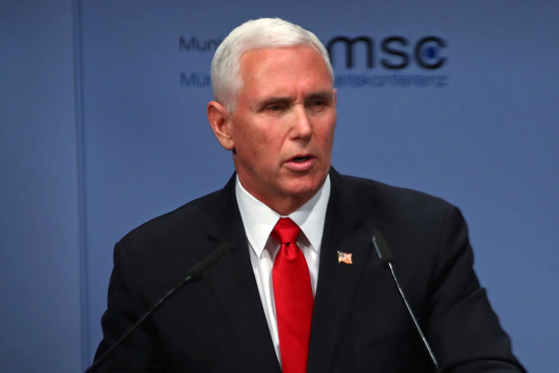 © Reuters. Mike Pence, vicepresidente de EEUU, en la Conferencia de Seguridad de Múnich, Alemania.