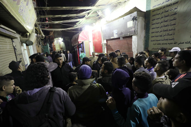 © Reuters. ارتفاع عدد قتلى رجال الشرطة في القاهرة إلى ثلاثة