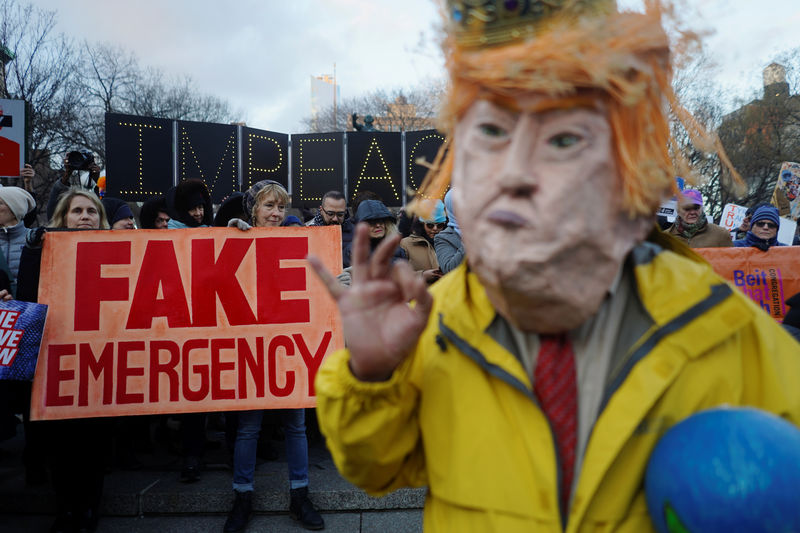 © Reuters. Акция протеста против президента США Дональда Трампа в Нью-Йорке