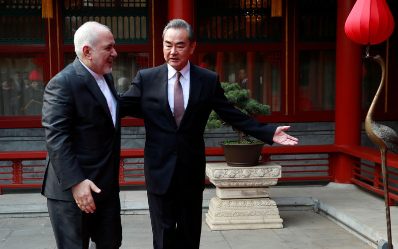 © Reuters. الصين تسعى إلى تعميق الثقة مع إيران قبيل زيارة ولي العهد السعودي لبكين