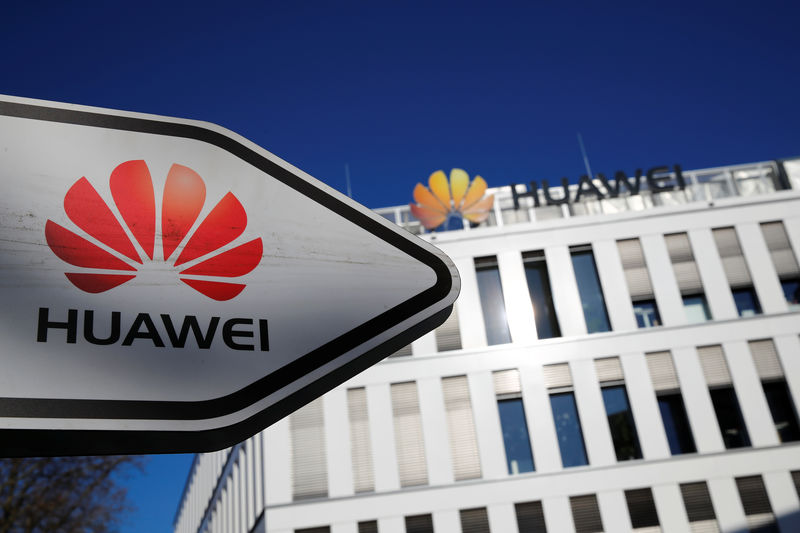 © Reuters. Logo da empresa chinesa Huawei em frente a sua sede em Düsseldorf na Alemanha.