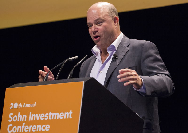 © Reuters. David Tepper, founder of Apploosa Management, speaks during the Sohn Investment Conference in New York
