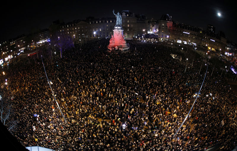 © Reuters. الآلاف ينددون بمعاداة السامية في فرنسا بعد تزايد الهجمات
