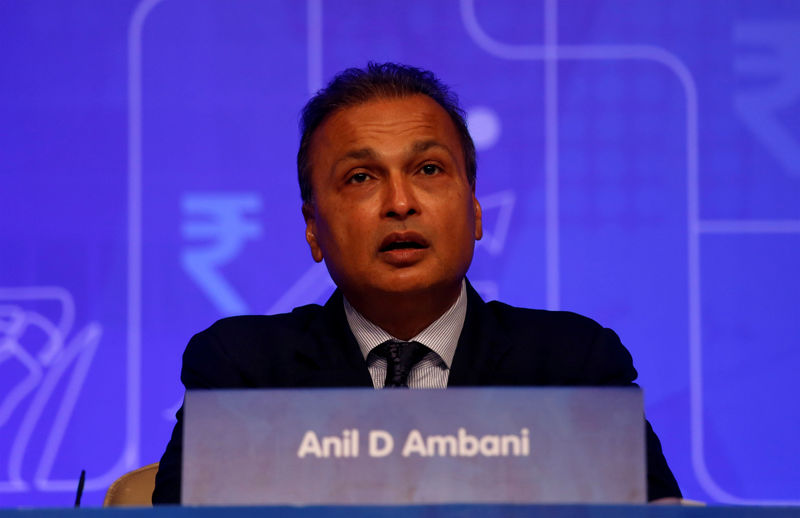 © Reuters. FILE PHOTO: Anil Ambani, chairman of the Reliance Anil Dhirubhai Ambani Group, addresses shareholders during the company's annual general meeting in Mumbai