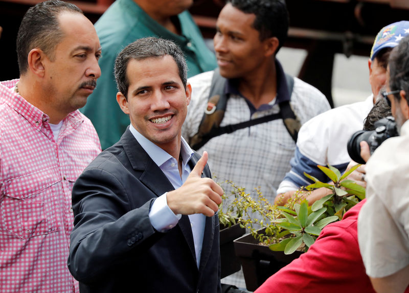 © Reuters. Guaidó dice que intentarán congelar cuentas del Gobierno venezolano en Suiza por irregularidades